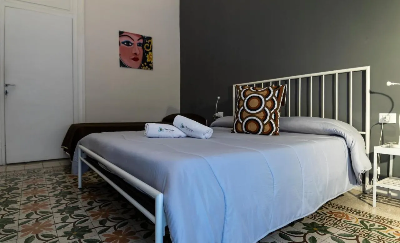 ** Couette-café C'Era Una Volta Palerme Italie